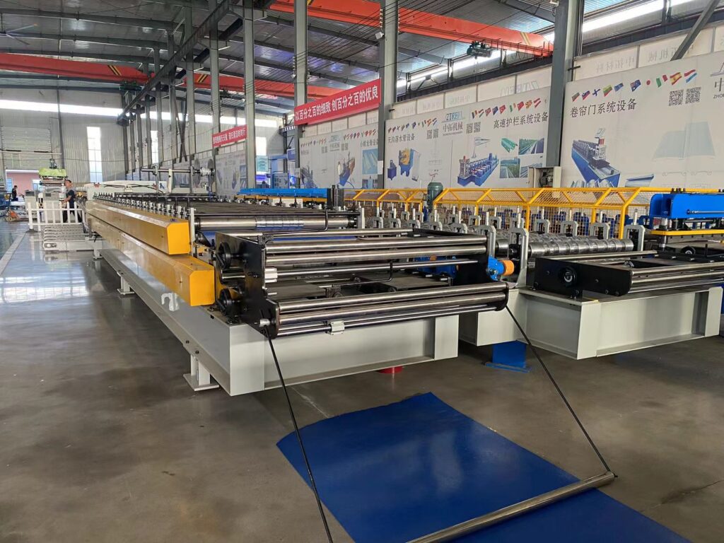 Double layer roofing sheet machine