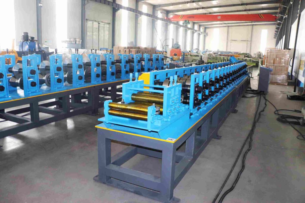 Upright roll forming machine