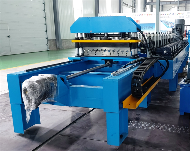 High-speed corrugated roof sheet production line