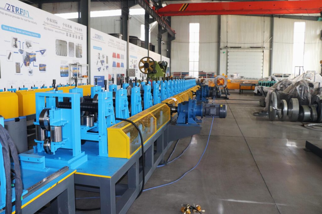 Upright roll forming machine